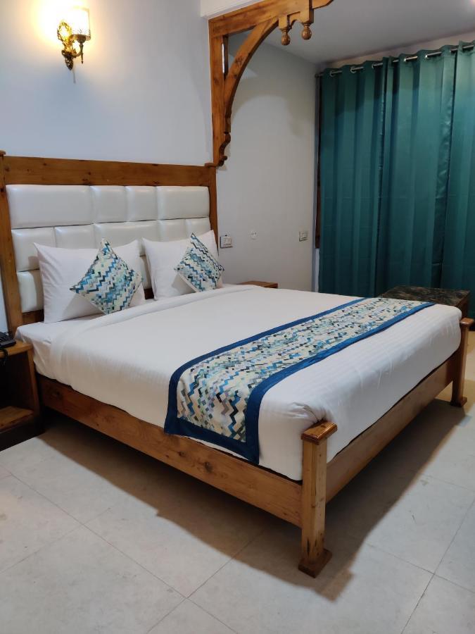 Bed and Breakfast Golden Oak à Shimla Extérieur photo